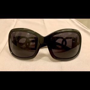 Womens Black Oversized DG Sunglasses with Metal Emblem on each side Arm